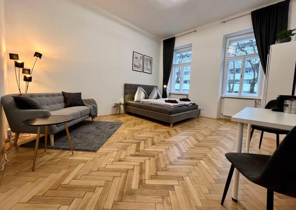Little Cozy Residence - Enjoy Viennas Summer Season Εξωτερικό φωτογραφία
